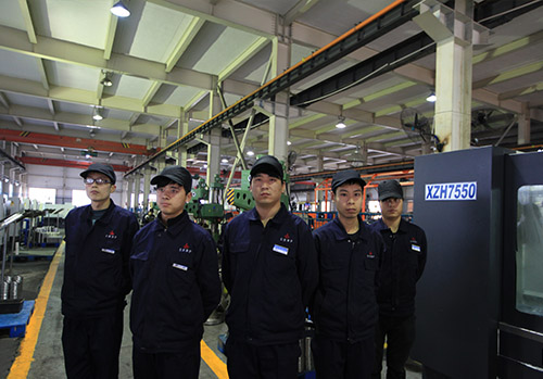 車(chē)間生産作業人(rén)員合照-航天泵(beng)閥 車間生産作(zuò)業人員合照-航(háng)天泵閥