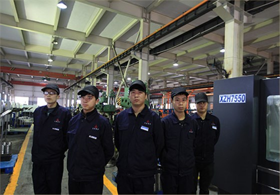 車間生(shēng)産作業人員合照(zhao)-航天泵閥