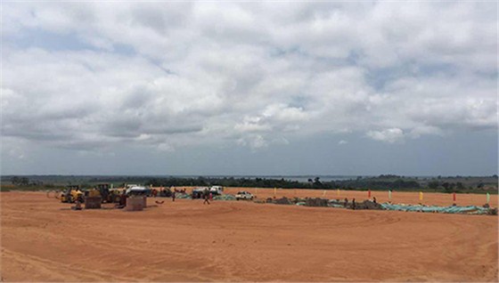 航天(tian)泵閥産品運至非(fēi)洲并投入使用 (4) 航(hang)天泵閥産品運至(zhi)非洲并投入使用(yòng) (4)