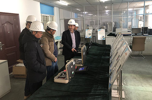 領導就(jiu)本次中(zhong)标項目(mu)來廠實(shí)地考察(cha) 領導就(jiu)本次中(zhōng)标項目(mù)來廠實(shí)地考察(chá)