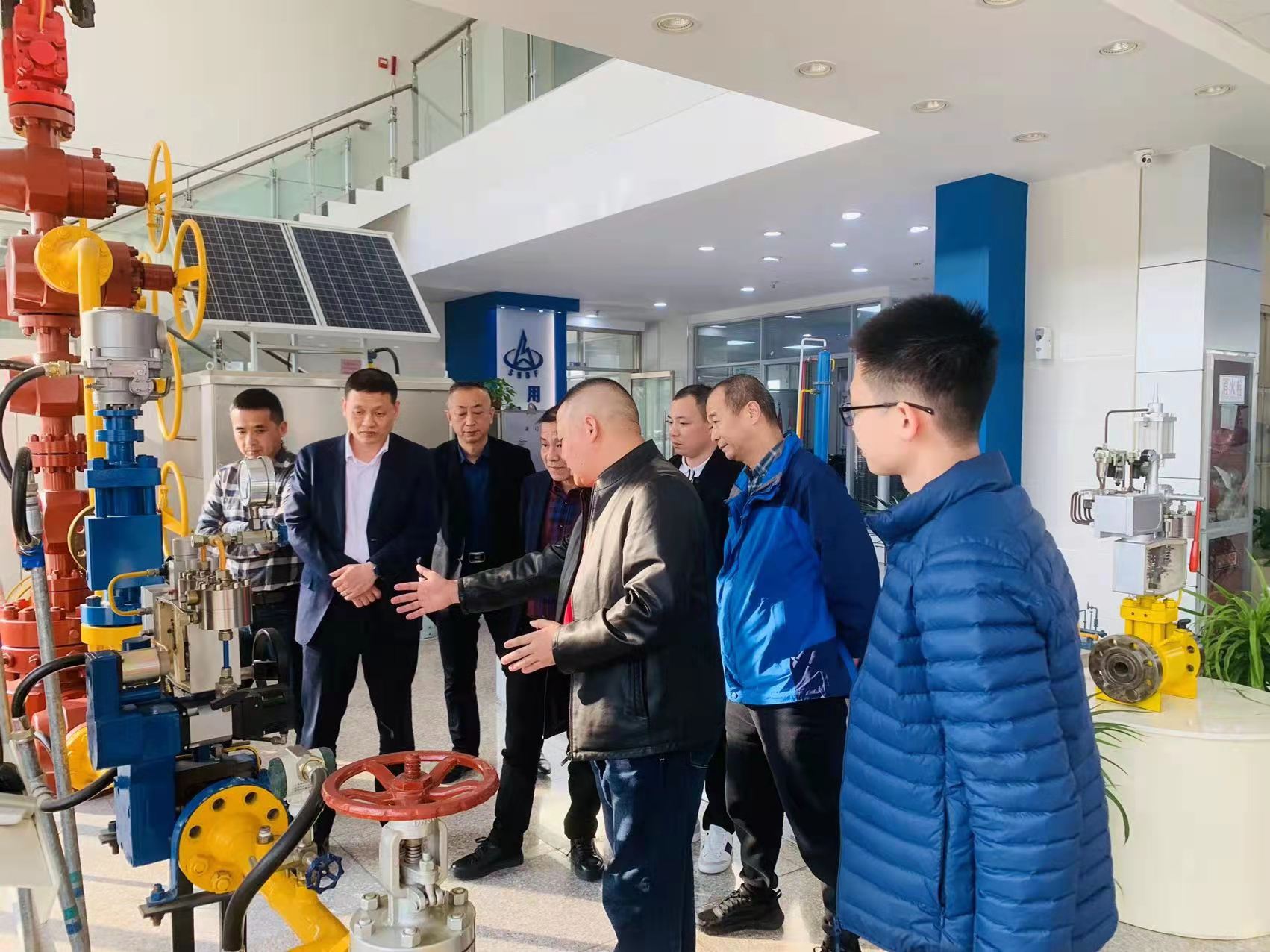 國(guó)家閥門質(zhì)量監督檢(jian)驗中心(浙(zhè)江)院長莅(lì)臨我司視(shì)察并指導(dǎo)工作 國家閥門(mén)質量監督(du)檢驗中心(xin)(浙江)院長(zhang)莅臨我司(si)視察并指(zhǐ)導工作